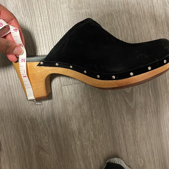 ✨UGG Suede Clogs Mules✨ Great Condition WOMEN Size 8 - Picture 7 of 7